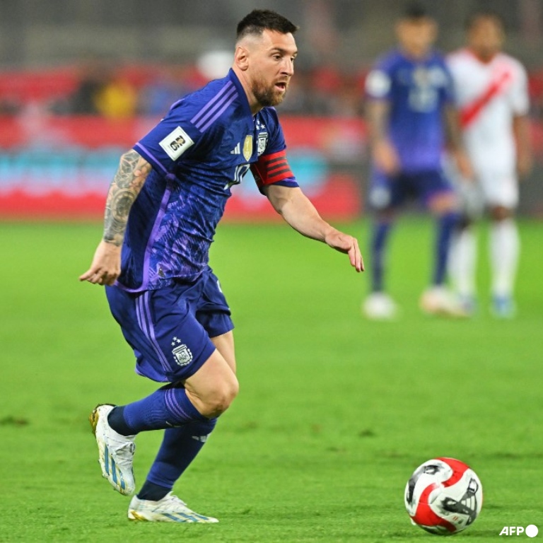 Lionel Messi registra ¡¡25 GOLES + 5 ASISTENCIAS!! en sus últimos 17 partidos disputados con la Selección Argentina. Y, en medio de esa racha, se consagró campeón del mundo marcando en todas las fases del torneo. Esto es una desfachatez total. EL MÁS GRANDE DE LA HISTORIA.