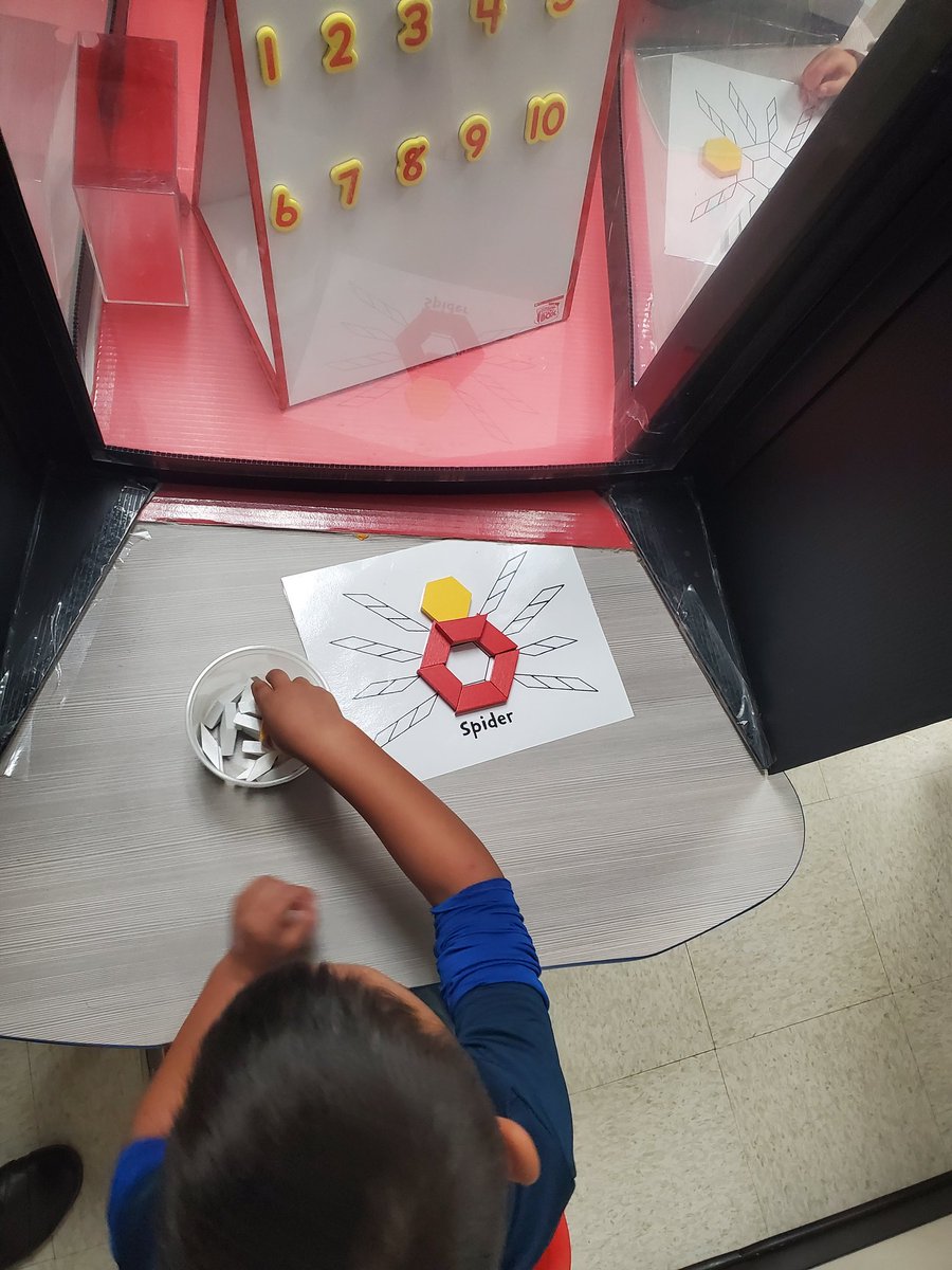 LitEaglesMaker's tweet photo. Spiders in MakerSpace https://t.co/SoqmyTCGIx