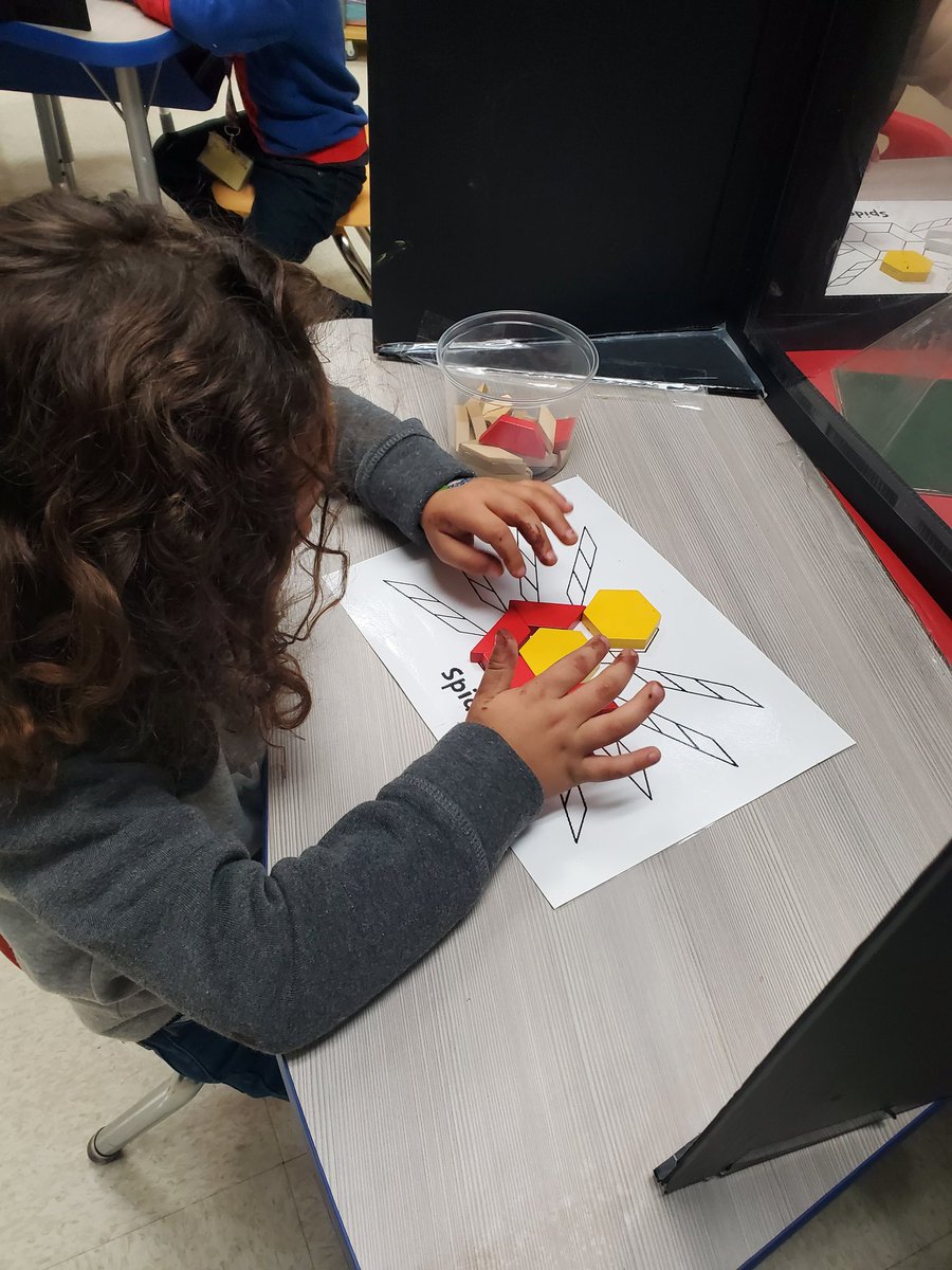 LitEaglesMaker's tweet photo. Spiders in MakerSpace https://t.co/SoqmyTCGIx