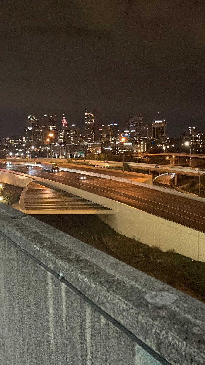 Doc_RnB's tweet photo. Post ED. Leaving tonight after ongoing loud sounds - beeping monitors, overhead pages, etc. Stepped onto the roof, to get in my car and drive home. Met with comforting and calming stillness. Looked around. Paused. Took a breath in. https://t.co/3zeGRnCk9d