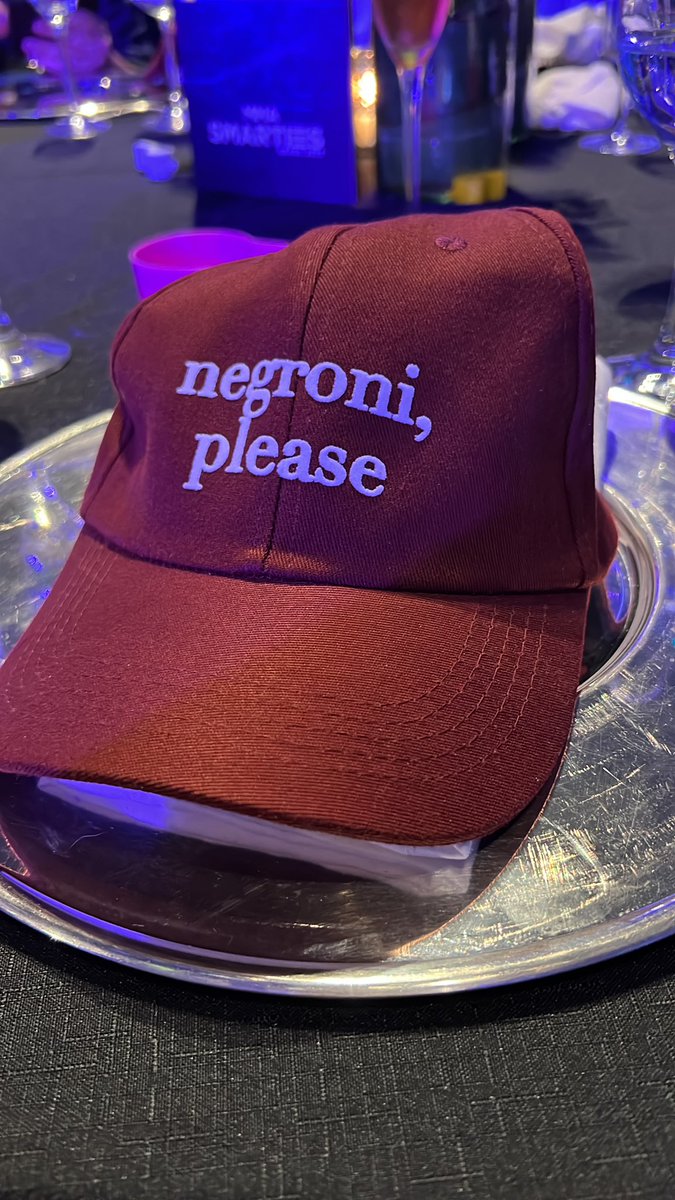X1M4's tweet photo. Tão bom ser premiado ✨ @trespontozero_ @CampariWeb3 @campari @pedro_bruder @agenciaginga_ @goblockchain https://t.co/JpfaC9h0vh