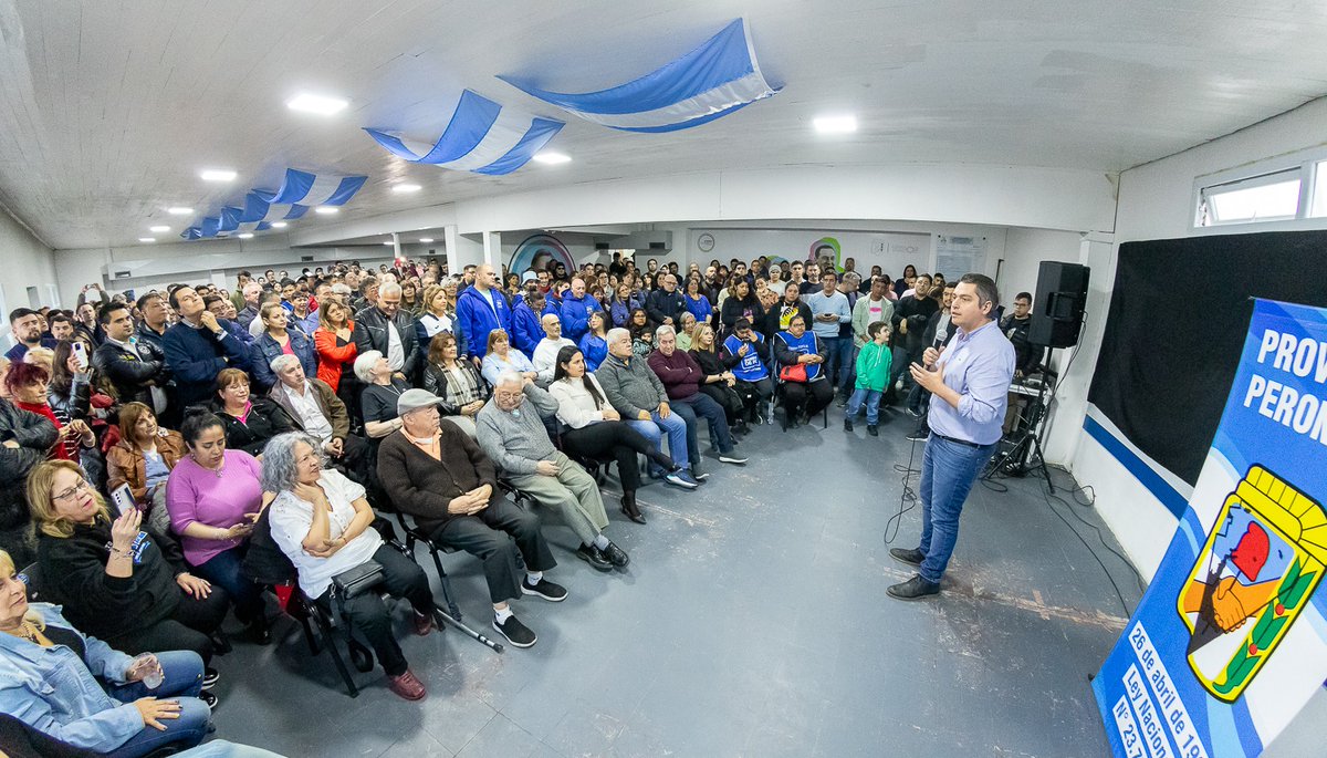 MartinPerezTDF's tweet photo. Como cada 17 de octubre abrazamos nuestras convicciones y nos encontramos con compañeros y compañeras del peronismo de Río Grande. 

Entre todos seguimos trabajando para que en la próxima elección triunfe la única fuerza política capaz de construir un proyecto de país federal y defender nuestra Patria. 

En este tiempo, con capacidad militante, hemos ido puerta a puerta para convocar a todos aquellos que quieren que nuestra Ciudad siga creciendo. 

Por historia y compromiso peronista, este domingo Río Grande tiene que ser un motor para el triunfo de la fórmula @SergioMassa @RossiAgustinOk

Para que los próximos 4 años gobierne un proyecto que acompañe nuestro modelo de gestión y nuestro desafío de transformar definitivamente la Ciudad.