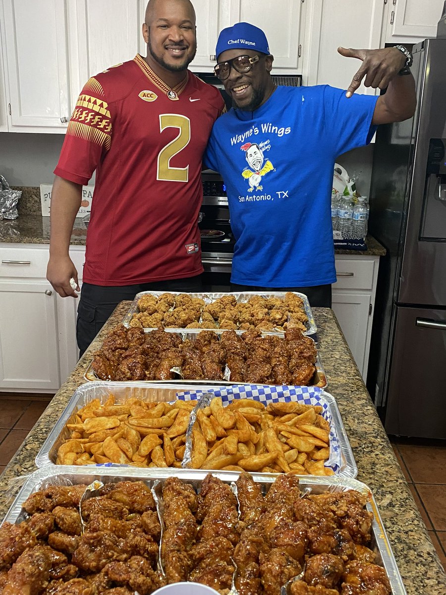 Wayne's Wings tweet media