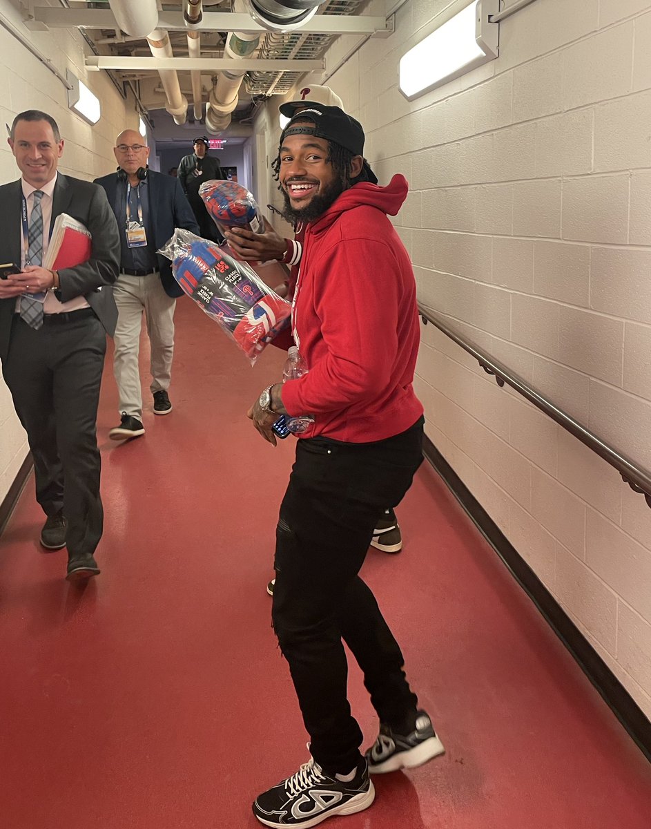 JClarkNBCS's tweet image. D’Andre Swift enjoying #RedOctober in his hometown