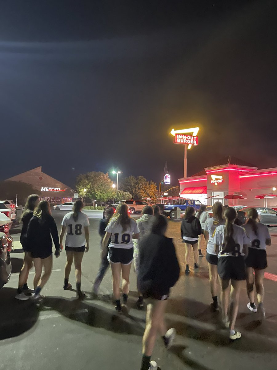 EskiCougarsFF's tweet image. Escalon Cougars 15
Mariposa Grizzlies 12

Credit to the  tough Grizzly squad for not making it easy tonight. 

Cougars improve to 18-4 overall and 5-1 in the W.A.C. With tonight’s win we have stamped a ticket to the CIF Sac Joaquin County Section PLAYOFFS! 

#FirstHunt #Family