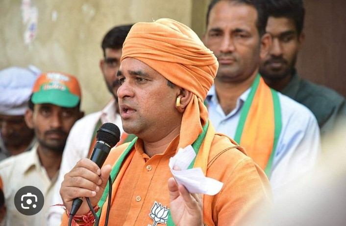 dash_sanchore's tweet photo. राजस्थान में योग्य मुख्यमंत्री कौन है
1. @ashokgehlot51 
2. @MahantBalaknath 
3.  @SachinPilot 
4. @VasundharaBJP 

#RajasthanElection2023 #SachinPilot #Jaipur #pools #yogi #election #Rajasthan #GazaAttack #attentat https://t.co/aKLGFhuiWk