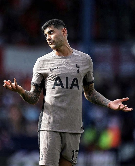 Harsha111000's tweet photo. Cuti Romero is substituted during half time due to a discomfort. 🤕🤕🤕

Hope he is fine 🤞🤞🤞

#COYS #THFC #Messi𓃵 #InterMiamiCF #Argentina #PERARG https://t.co/pT3NnF97G4