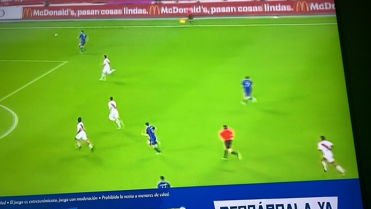 SaidRodriguezC's tweet image. La @Argentina está entrenando con @RiverPlate de sparring ? Que baile! #PeruVsArgentina