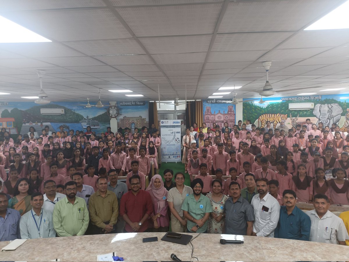 IGIBSocial's tweet photo. Our outreach team visited Bijnor, UP on 16th October 2023.
The energy of the 350+ kids resonated with the energy of our super volunteers @KaurPrabh130 @talatazam95 @Ajit_Kumar_RNA
and Inderpreet as they saw their own DNA.

Contact our outreach team for a visit to your school!

@CsirJigyasa