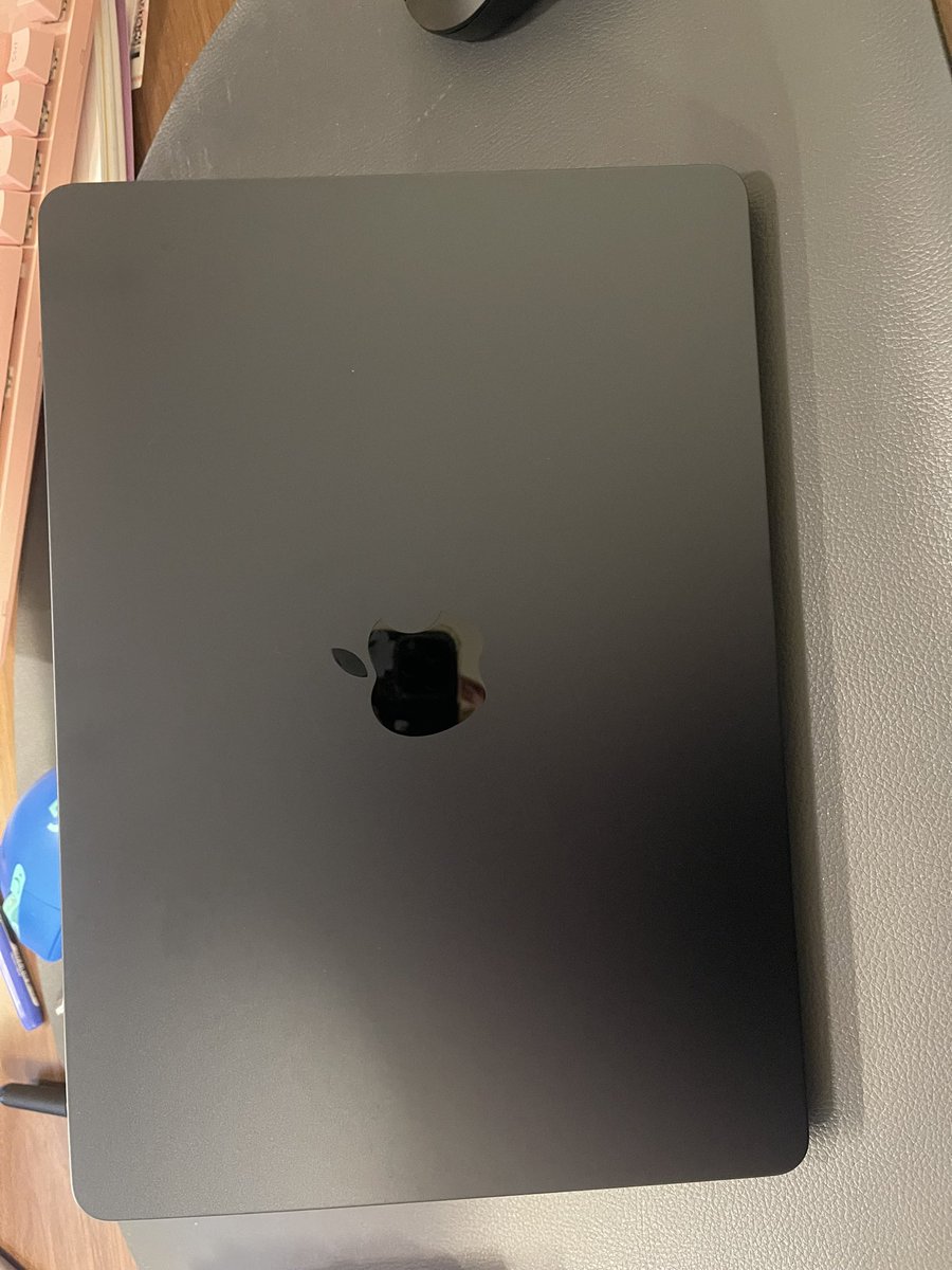 patentgirl3's tweet photo. Forgot to post the other day - although it just looks black in this photo. https://t.co/xFf4jUlEFU. #bluemac #dclife 

Maybe he is my Aiden. I have been thinking about this. 🧐 https://t.co/eOkvf86Lnk
