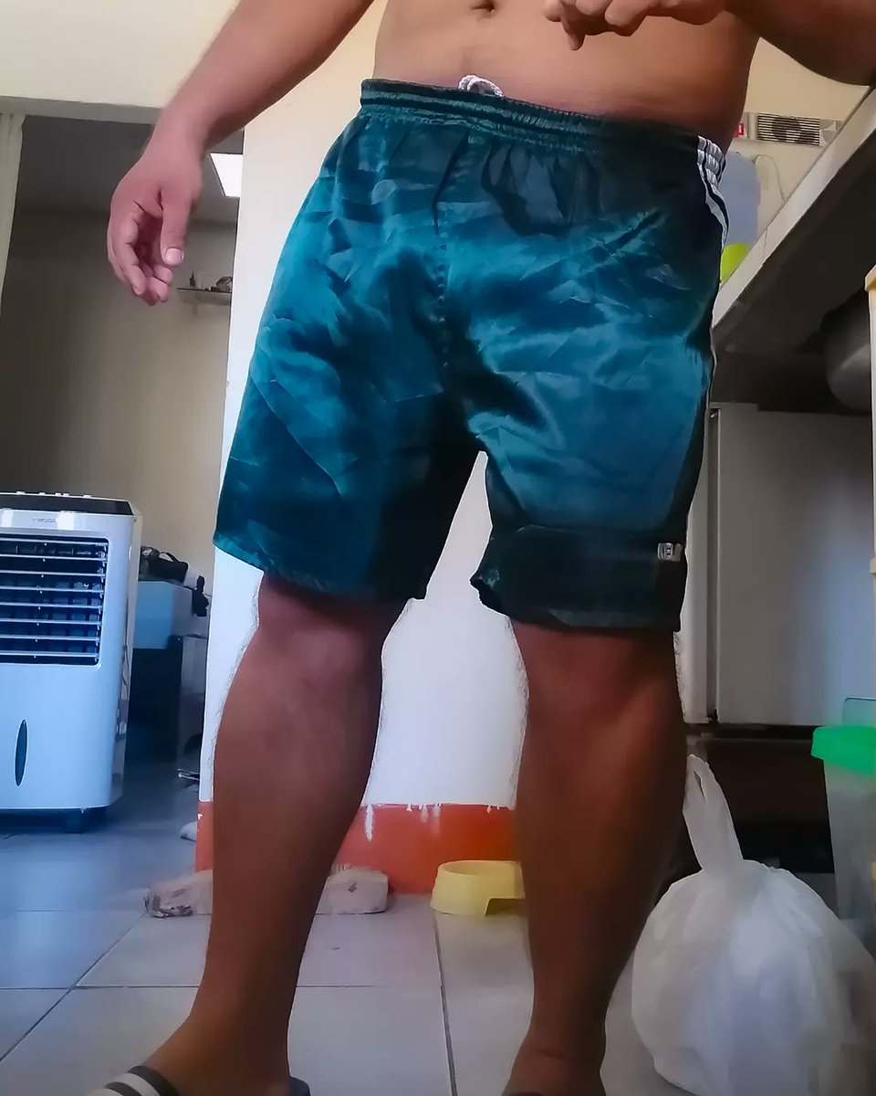 WillShinyShorts's tweet photo. Disfrutando mi shorcito #Kenel, muy rico y sin calzoncillos claro.
#ShinyShorts #NylonShorts https://t.co/wY3exANhj8