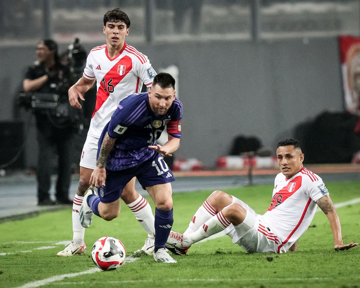 #WCQualifiers 
FT : Peru 0-2 Argentina

⚽ Messi 32' 42'

Makin kokoh di puncak.. ⬆️