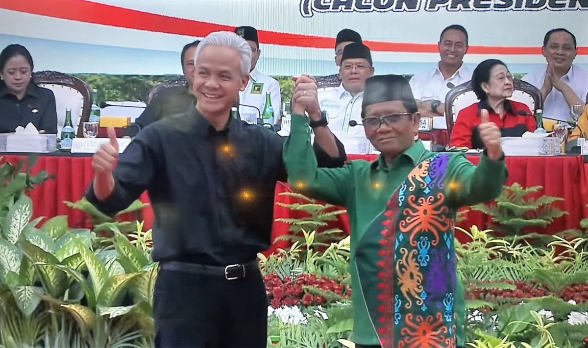 yusuf_dumdum's tweet image. Senyum penuh optimis ! ✊