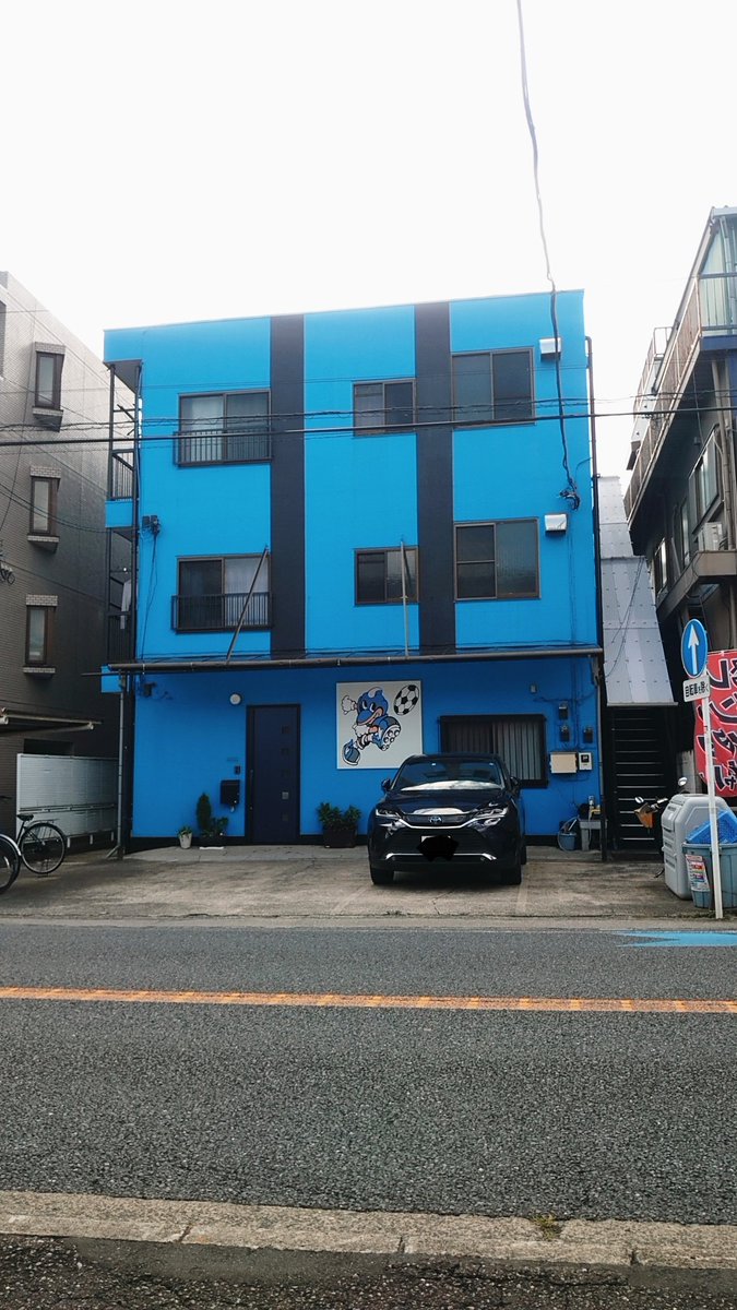 sakaioffice351's tweet photo. こういうのってどうなんですかね？

①公式が認めてる
②チームマスコットに使用許可は不要
③公式が運営している
④関係ないから突き進め

#川崎フロンターレ
#マスコットキャラクター https://t.co/1RE4CEoYj4