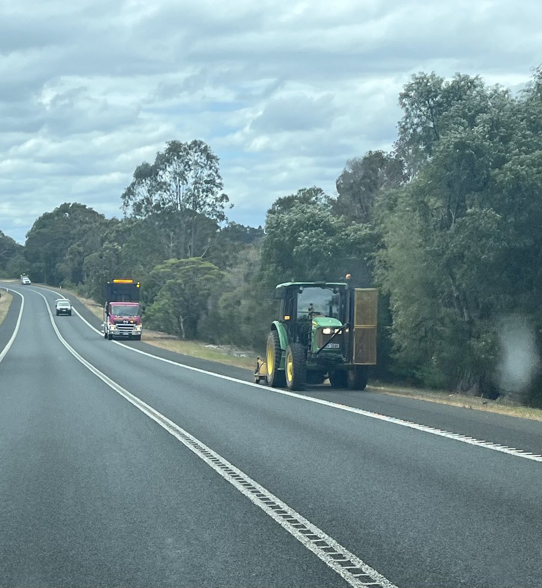 blackwoodgraz's tweet photo. Wtf 4 utes and a truck for traffic management escorting a tractor to sweep honkey nuts off road shoulder #mainroads https://t.co/3bFMZ3uJbj