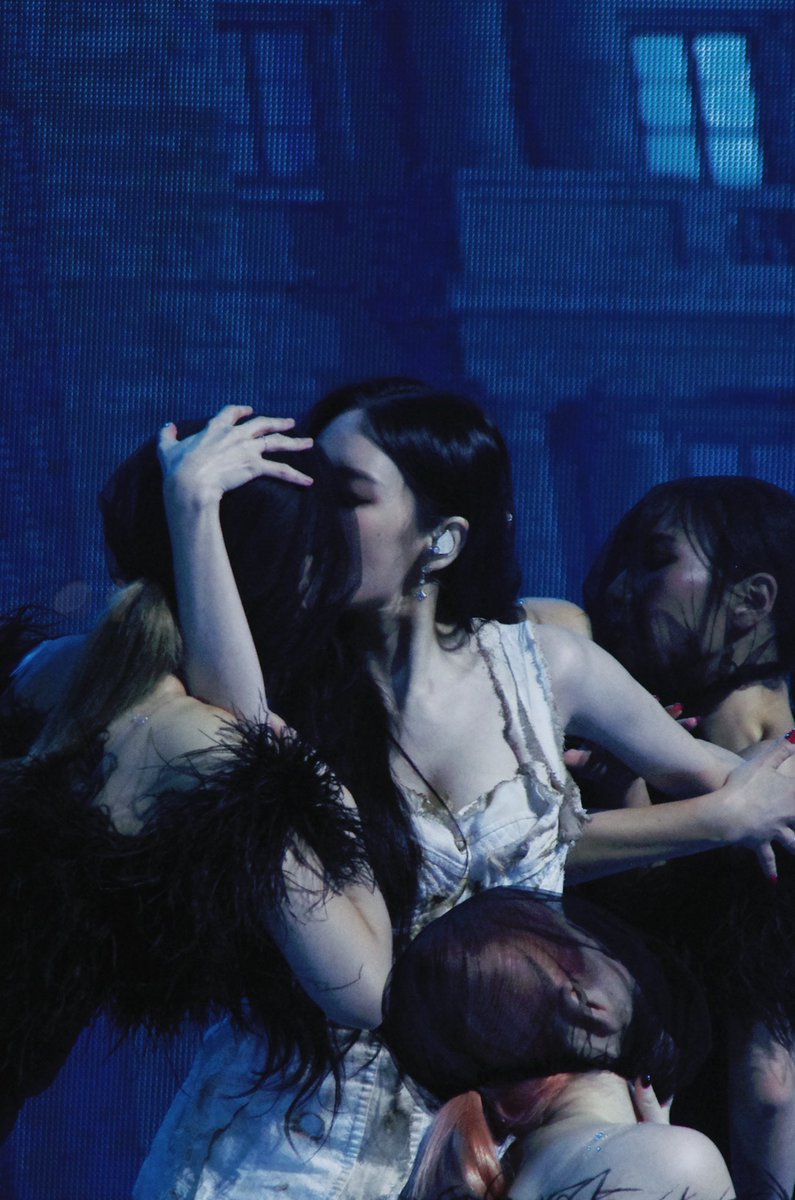kpopsapphic's tweet photo. https://t.co/mJTCKkcKu9