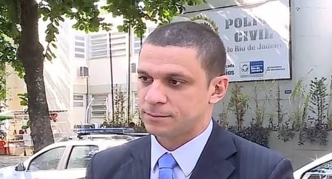 falacomigorj's tweet photo. Essa história vêm surgindo novamente antes era o narco miliciano #TANDERA agora e com o narco miliciano #NANAN fotos dos seus aliados #DELEGADO #FABIO #SALVADORETI é um ex agente de polícia civil #RAFAEL #LUZ #SOUZA conhecido como #PULGÃO. @tinojunior @MPF_PGR @OGlobo_Rio @sbtrio https://t.co/rU4zj32kxg