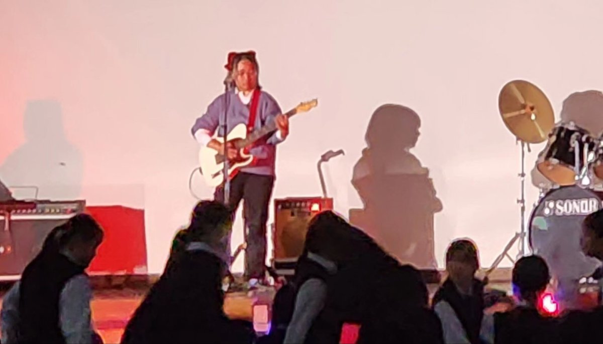 fumito7258's tweet image. 娘が最後の文化祭でギター⁡
⁡デビューしました!⁡
⁡⁡
ギターアンプ⁡⁡
⁡SHINOS ROCKETの現場での初使用が娘になるとは💦⁡⁡
⁡⁡
⁡ #SHINOS⁡
⁡ #ROCKET⁡
⁡ #SEA SIDE SOUND