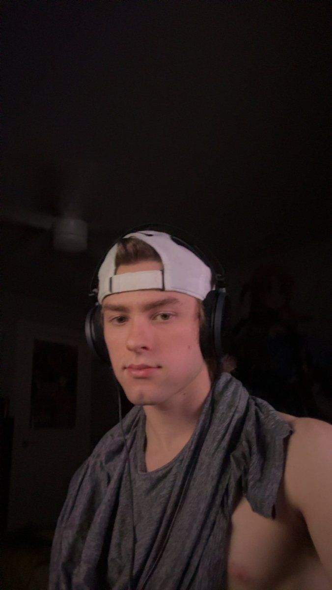 HelloXRyan's tweet image. sticking out my gyatt for the rizzler rn