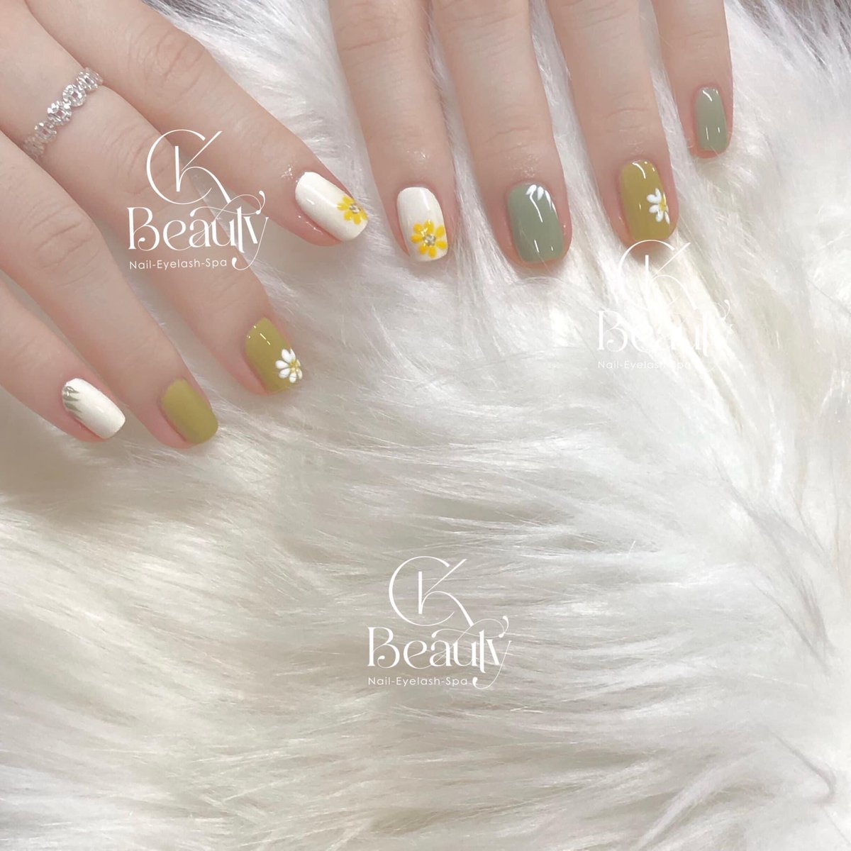 Tuoi1712's tweet photo. Good morning everybody. Have a nice day with you.
#nails #nailsalon #paintnails https://t.co/xjHQ2amXzO