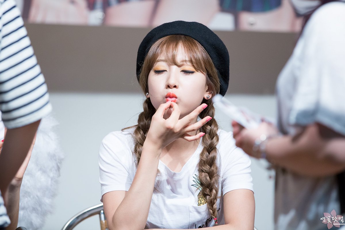 #ꮋᏼꭰ𓊈Ꭺꭱꮪꭹɴ𓊉 y yo que vengo a ver a la reina de la temporada aka Syn de <a href="/clc_mp/">‎˖ ࣪ ͏͏ 𝓒𝕣𝑦ptic𝑎𝓵 -- 𝕮h𝑎o𝑠 !</a> en su cumpleaños porque estoy dispuesta a felicitarla de todas las maneras qué me sean posibles.

⋆ 𝐘u𝚔i ᨘin 𝚠onɗeʀ𝚕a𝕟𝗱 ໑