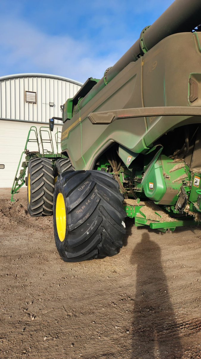 Now that's how those X9 Combines need to be. LSW1000/45r32 on rear with RWA. Stock rims are having problems carrying the weight and torque. 
<a href="/GoodyearFarm/">Titan & Goodyear Farm Tires</a> <a href="/JohnDeere/">John Deere USA</a> <a href="/ScottSloan6164/">Scott Sloan</a>