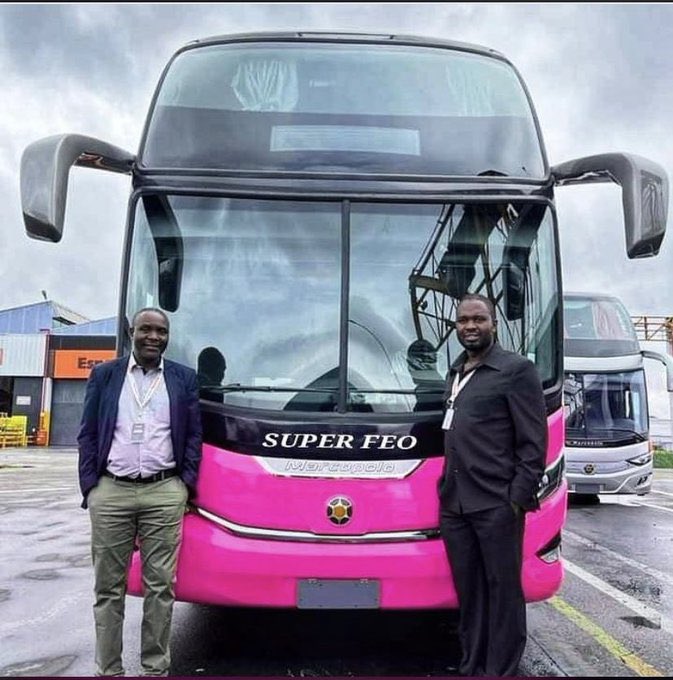 kirigitim's tweet photo. #kinewsyFunnyWednesday
βοΈZa ndaaaani #Taasisi inakwenda kuvuta hivi vyuma,
βοΈ ππKuna wanazi wa zile #Sufuria nyeupe watakufwa na presha.
βοΈ Tulipo fikia sasa ni #NightTableFever Vs #VyumaPiiru.
βοΈ Kama kampuni haina upepo na hivi vitu, itaaga mashindano kweupe kabisa. https://t.co/ACoLdd9N4G
