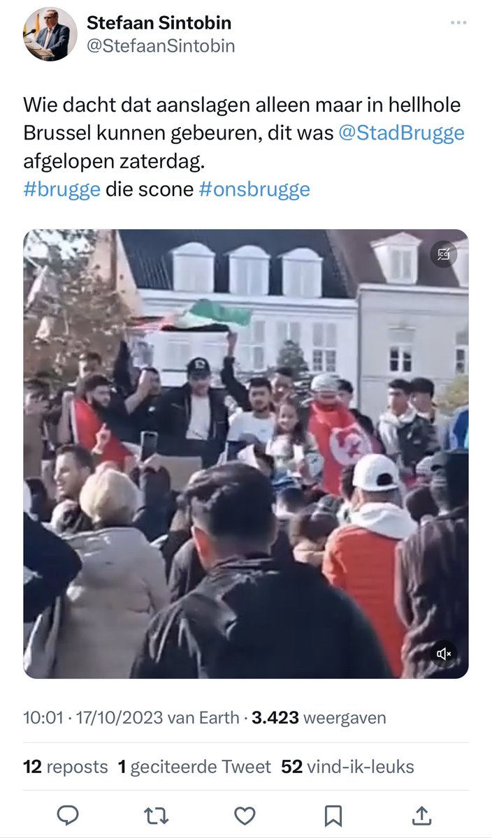 HelgaClub's tweet photo. @StefaanSintobin @StadBrugge Kan het zijn dat dat gebibber van jou tijdens het filmen, misschien die vlek op je broek op #Ijzerwake, verklaart, Stefaan?
Dan is je filmpje wél relevant. https://t.co/ePcmZ8v4A6