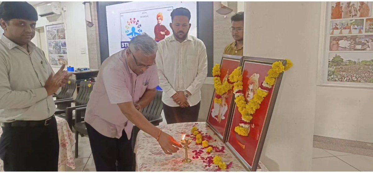 MkbuAbvp's tweet photo. आज SFS भावनगर ने श्री गुरुकुल कॉलेज में "नानाजी देशमुख" सेवा शिल्पी विषय पर एक वक्तव्य का आयोजन किया जिसमें श्री परेशभाई त्रिवेदी मुख्य वक्ता थे।

#ABVPBhavnagar
#ABVPGujarat https://t.co/0rdENenG5t