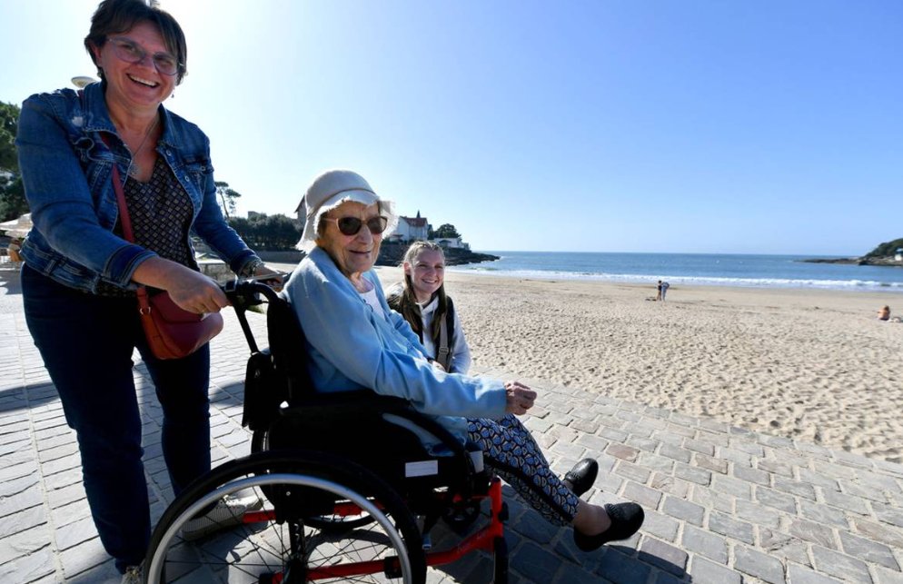lepopulaire_fr's tweet image. Marcelle, 100 ans, rêvait de revoir la mer... On l'y a emmenée

#mer #brive #centenaire 

lepopulaire.fr/brive-la-gaill…