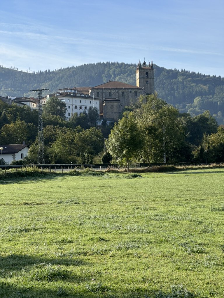 handcraftedtrav's tweet photo. Idiazabal is a delicious sheep cheese made in the Basque Country. Traditionally smoked to preserve it, you can also find unsmoked versions today. 

We visited a local artisan producer, who had just won the annual cheese tasting competition the day before our visit. https://t.co/XbcTqmgec8