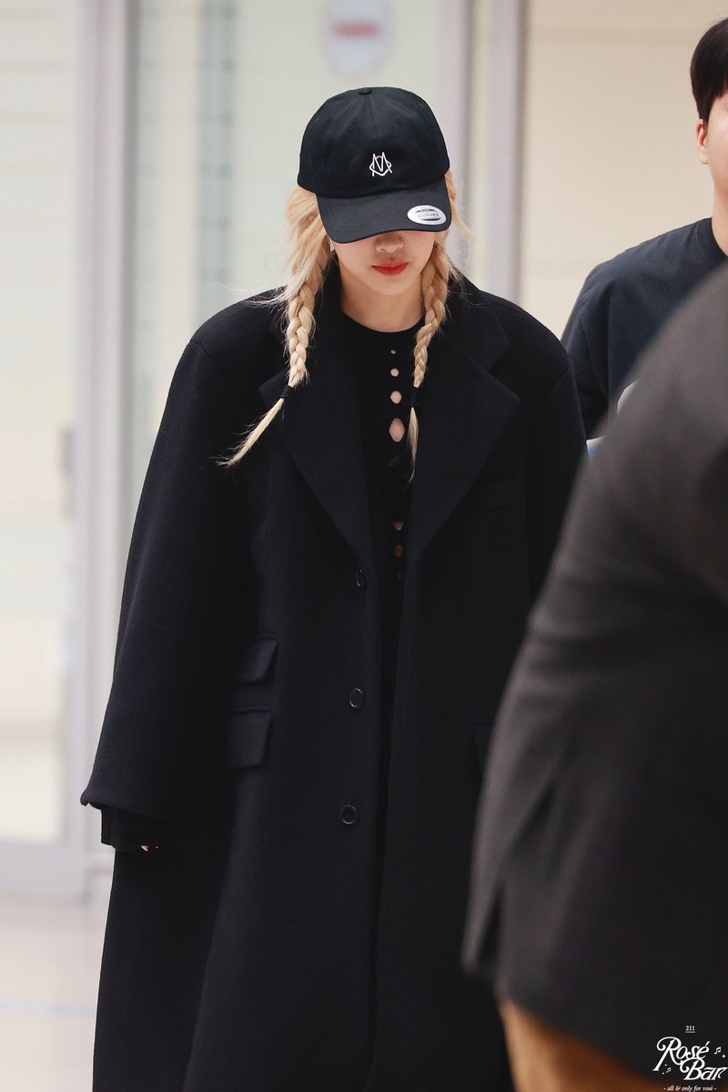 RoseChinabar's tweet photo. [HQ] 231017 ICN

#ROSÉ ⁠⁠#BLACKPINK  #로제 #블랙핑크 https://t.co/Q7yOO4JzLo