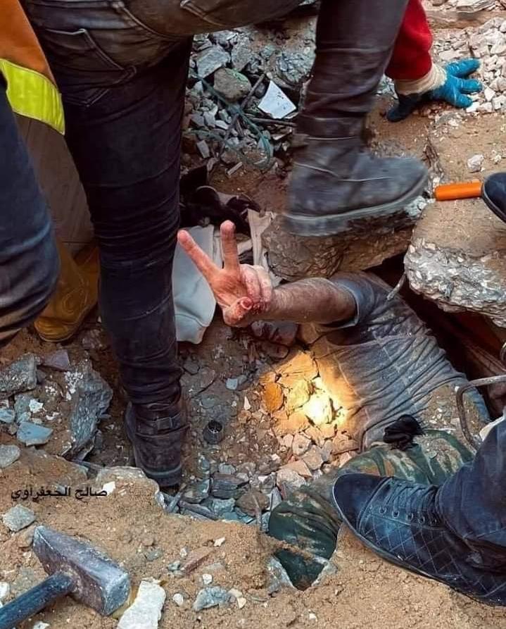 MEleaguz's tweet photo. يالله ع قوة هذا الشعب ربنا معاكم وحسبي الله ونعم الوكيل في كل واحد يسكت عن الحق 
#PalestineGenocide #فلسطين_الان #hospital #Gaza #GazaAttack #Gaza_under_attack https://t.co/MQa2SyEoK1