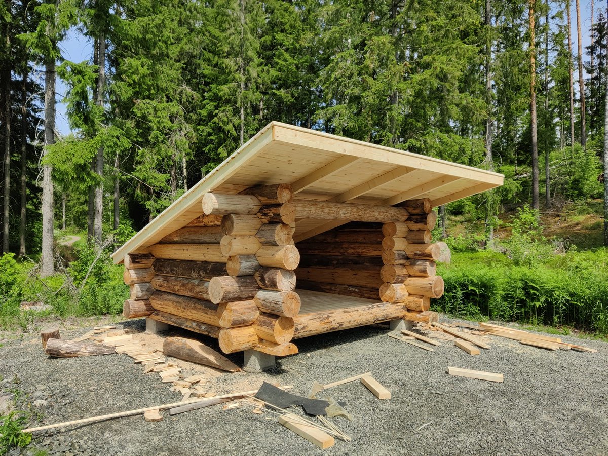 saimaanVSY's tweet photo. VESMO-hankkeessa pystytettiin laavu Salpamajan kosteikolle kesäkuussa 2023. Salpamajan kosteikko sijaitsee Kärjenlammen päässä Lappeenrannan Iitiän kylässä ja on yksi hankkeen oppimisympäristöksi kehitettävä kohde.
#hiilestäkiinni #vesmo #tornator #oppimisympäristö https://t.co/bvW7eeuaKX