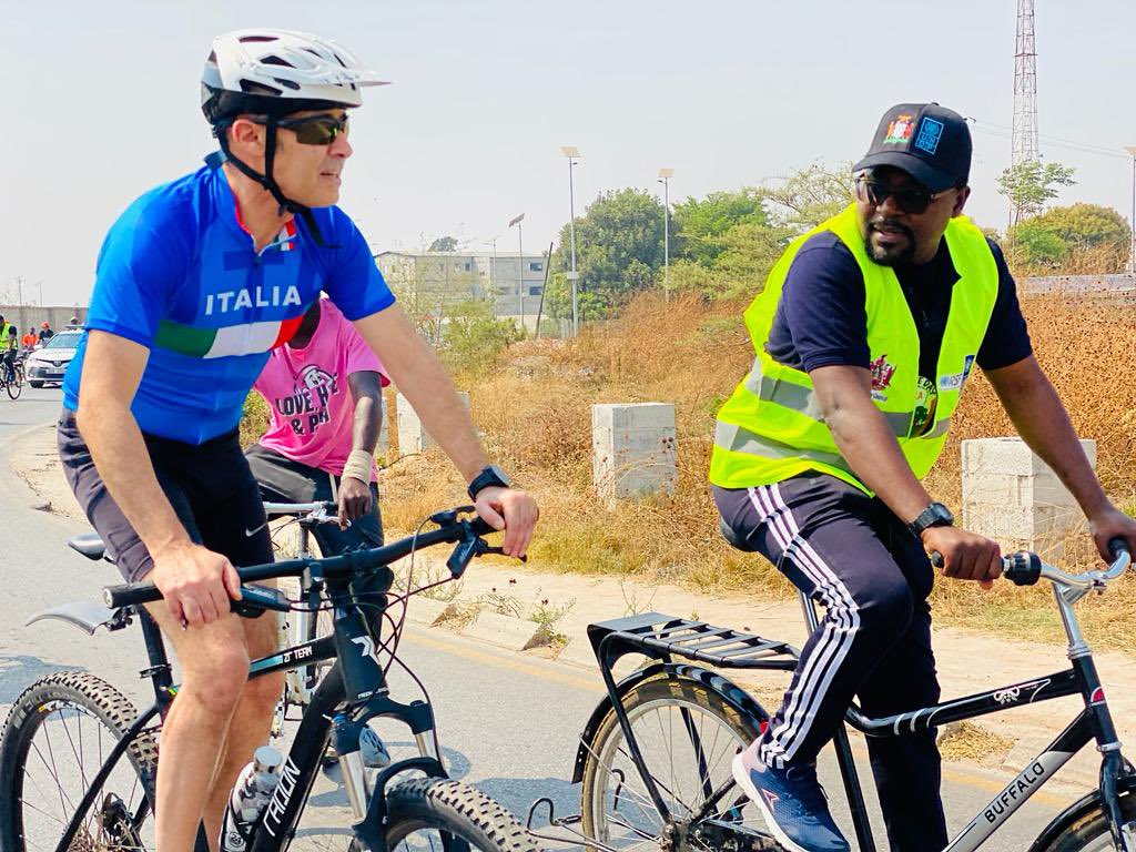 J_Ngamije's tweet photo. #NCDi #Lusaka promoting biking, a first step to introducing a policy on “Creation of biking lane on all roads”! Congratulations to Mayor of LCC @KachikotiB #cities4health @Roadsafetyz https://t.co/uKtGWLQkq9