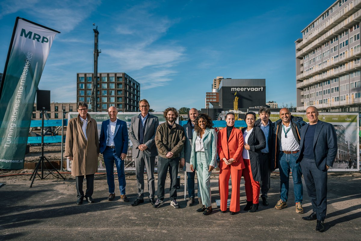 Bouw van MIX Amsterdam is official gestart in aanwezigheid #SandraDoevendans <a href="/AmsterdamNL/">Gemeente Amsterdam</a> 528 huurappartementen met 162 sociale huurwoningen, ca. 4.000 m² commerciële ruimten, auto- en fietsenstallingen en het kunst- en cultuurcentrum "Het Verhalenhuis". lnkd.in/d33sYYUC