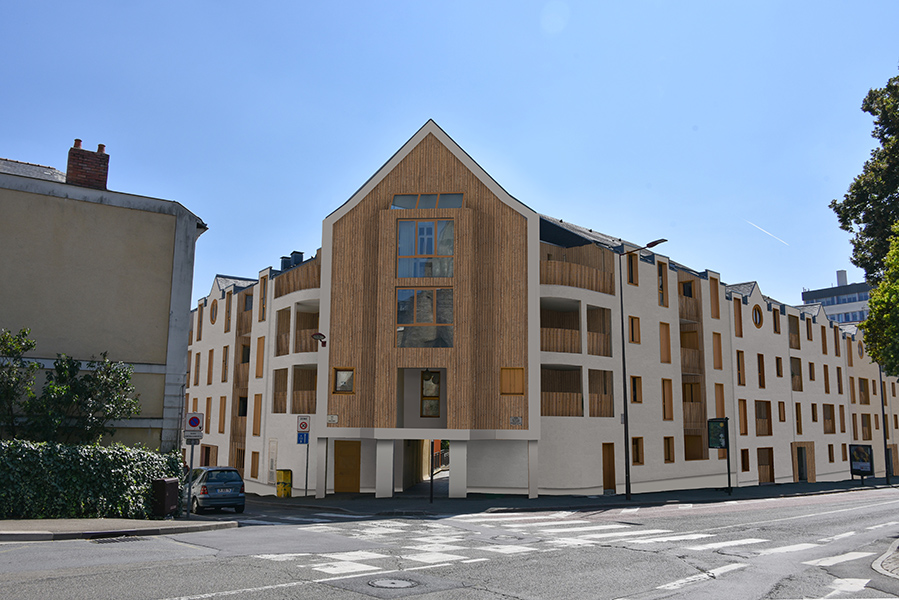 <a href="/LMMHABITAT/">LE MANS METROPOLE HABITAT</a> Projet phare isolation thermique extérieure résidence Filles Dieu 81 logements centre-ville du Mans
Visite avec <a href="/lefoll/">Jean-François Lefoll</a>, @Ch_Poupineau et G. BOUCHART 
✅3,9M d’€
✅18 mois de travaux
✅Esthétique/bardage bois
✅Ecologique 
#logementsocial #lemansmetropole #foph #ush