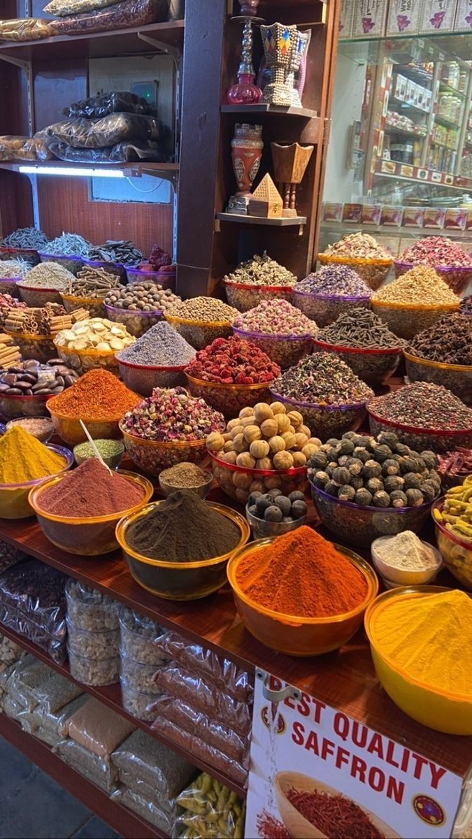 c1li9's tweet photo. علاج الامراض من مطبخك بالأعشاب الطبيعية 👌🏻

1.النعناع(مهدئ للأعصاب.للقولون.للصداع.معطر)
2.البابونج(صديق القلب.للتنفس. الرشح والزكام)
3.اليانسون(الغازات.لضيق التنفس.للربو)
4.الكمون(الغازات.والنفخه)
5.الميراميه(للمعده.للذاكره.للطمث)
6.القرنفل(مسكن لالم الأسنان.للربو)
7.الكركم(المفاصل. حرقه المعده)
8.الكزبرة(السعال. اللوز.للتسمين)
9.الكرفس(النقرس.انزال الدوره)
10.البقدونس(مدر.للكلي.للاملاح.لحبس الدوره)
11.الحلبه(مدر الحليب.مسمن.فاتح للشهيه)
12.الحبهان(الصداع.مسكن الالم)
13.الزنجبيل(منحف.للصداع.للدهون)
15.بذور الكتان(قطع الشهيه.للاورام.للمراره)
16.الثوم(مضاد حيوي.للضغط.للشرايين.للديدان)
17.البردقوش(ممكن الهرمونات.للصداع.للارق)
18.الكركديه(للضغط المرتفع.للسعال)
19.عرق السوس(للضغط المنخفض.مدر)
20.خل التفاح(التنحيف.للجلدية.للدوالي.للدهون)

فضلها لوقت حاجتك وانشرها معي للفائدة 🤍