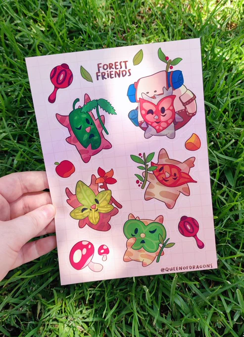 Os dejo fotos de mis stickers, sticker sheets y chapas varias, seguiré trabajando en todo y en un tiempo anunciaré el servicio y los precios 