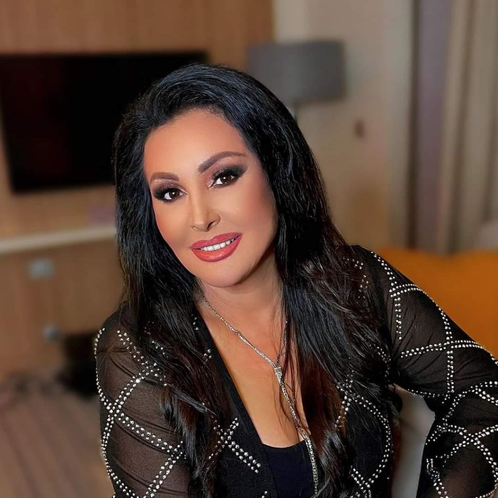 DivaSimanic's tweet image. Koliko kompleksa i sujete gaji u sebi, neverovatno