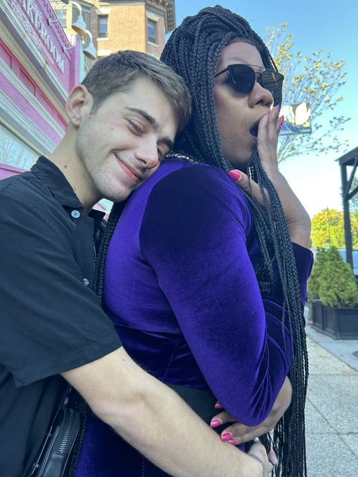 POV you blacked out at drag brunch https://t.co/e4KOQEpBpt