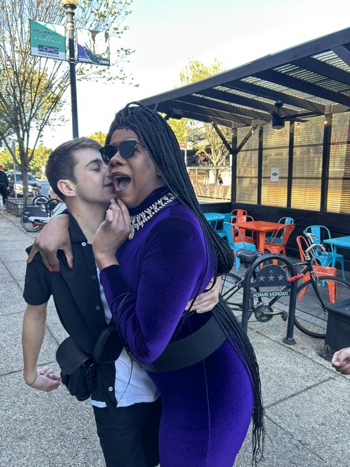 POV you blacked out at drag brunch https://t.co/e4KOQEpBpt