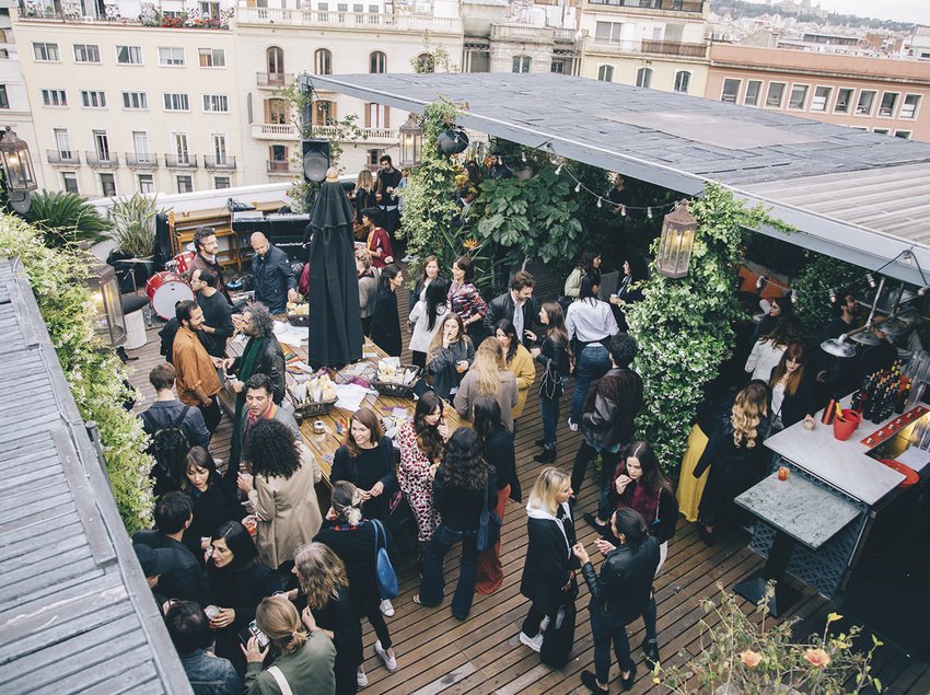 Esta tarde tocamos a las 20h en la terraza del hotel Pulitzer for free