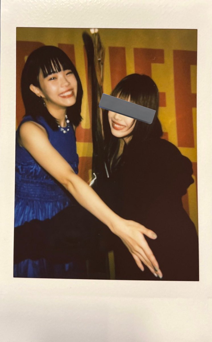 h22_BiSH's tweet photo. 可愛すぎるキリエちゃーん😭💙
Hinoはポケモンのヒノアラシのヒノです！笑（似てるらしい笑）
ひのてくびっていう謎のあだ名も手に入ったので大事にします！😂😂😂
緊張で手は震えるし、頭真っ白で絶対もっと話してたのに最高すぎた事しか記憶ない笑
#あいなじちぇき
#DEBUT 
#アイナ渋谷
#キリエ渋谷 https://t.co/U3LoGKNUYs
