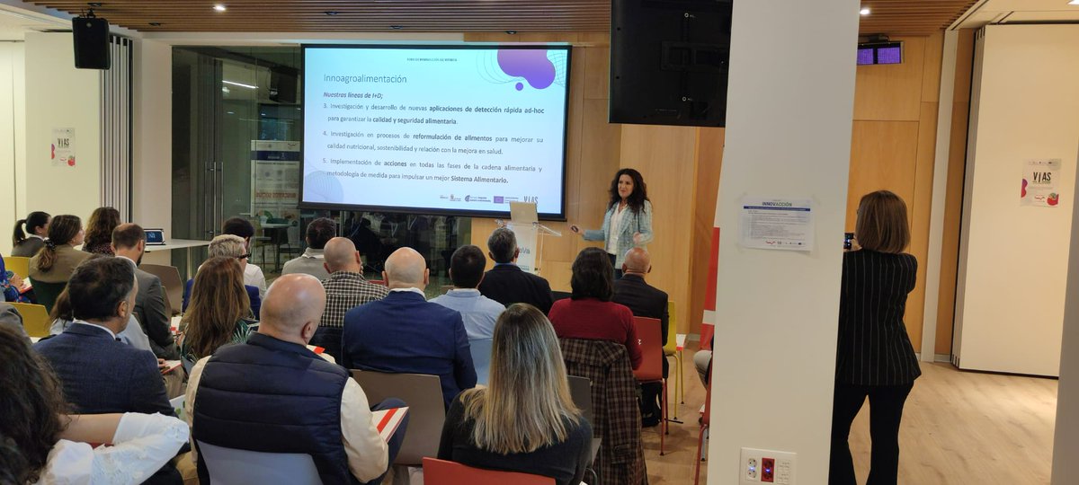 Belén Blanco, directora del Área de #Alimentación de <a href="/CARTIFCT/">CARTIF</a>,  ha participado hoy en el Foro de Innovación de <a href="/Vitartis/">VITARTIS</a> para hablar sobre el valor de la I+D en la #agroalimentación.