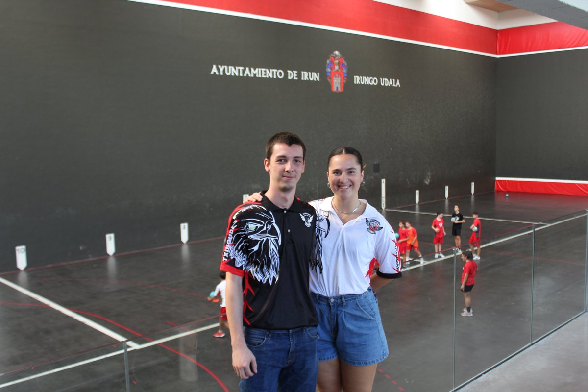 KIROLETIK | 🤾‍♂️➡️  Txingudi Eskubaloia klubeko neska-mutilak denboraldi berriaren atarian daude <a href="/TxingudiTEK/">Txingudi Eskubaloia</a> 

🎙️  <a href="/Kiroletik/">Kiroletik</a> 

irunero.eus/txingudi-eskub…