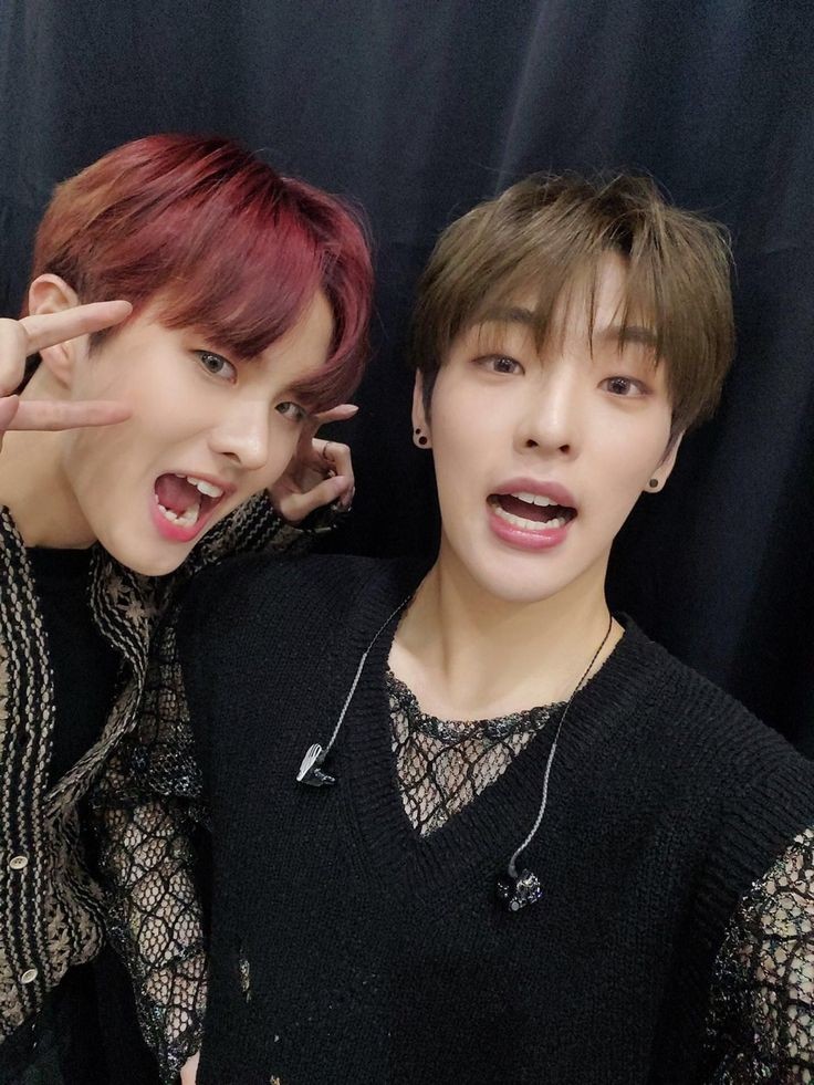 mujindaily's tweet photo. #KINGDOM #킹덤 #MUJIN #무진 with ivan ! https://t.co/poapjAFhbW