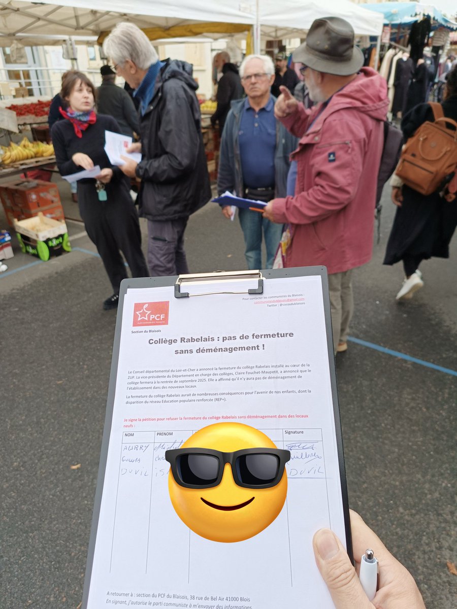 Avec @Jhnn_e sur le marché Coty ce matin. Plus de 80 signatures sur la pétition pour dire non à la fermeture du #collegeRabelais sans déménagement !
Merci pour votre accueil et pour les discussions.