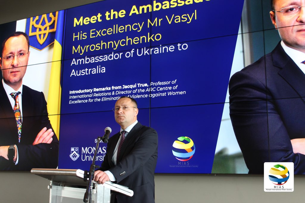 🎓 Last week @AmbVasyl delivered a talk for the Monash International Affairs Society in Melbourne. He talked about the importance of media literacy, the breakdown of the rule-based international order and Russia’s war against #Ukraine. @MonashUni