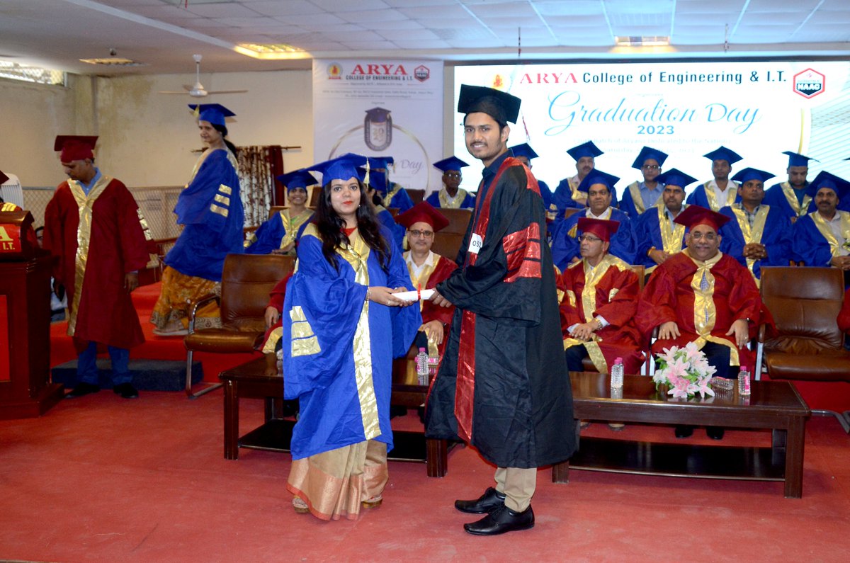aryacolleges's tweet photo. #GraduationDay2023 was a day filled with pride, accomplishments, and dreams taking flight. A huge congratulations to all the graduates on reaching this significant milestone!
#GraduationDay #AryaCollege https://t.co/lTkmFHZ7Hx